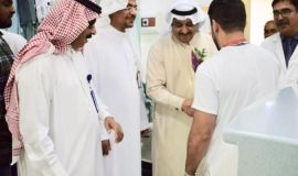 سفير النوايا الحسنة  يعايد مرضى مستشفى مدينة العيون 